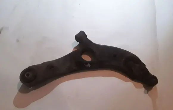 Front lower control arm/wishbone