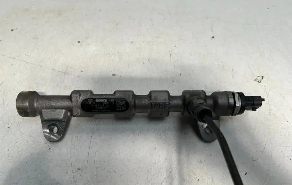 Opel Insignia A Fuel main line pipe 55576177 0445214221