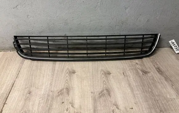Volkswagen Golf VI Front bumper lower grill 5K0853677