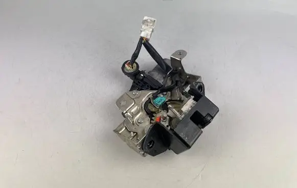 Subaru Outback (BS) Tailgate/trunk/boot lock/catch/latch T3161322C T31-61322-C 1638000620