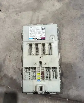 BMW X3M F97 Fuse module 8725623 00006E61 A2C18580404