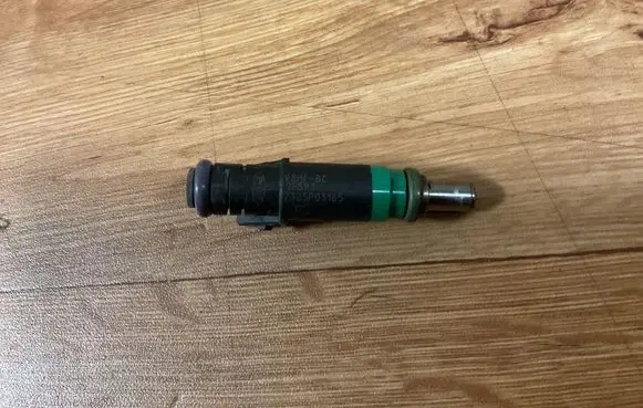 Ford Focus Fuel injector 98MFBC 7325P03165