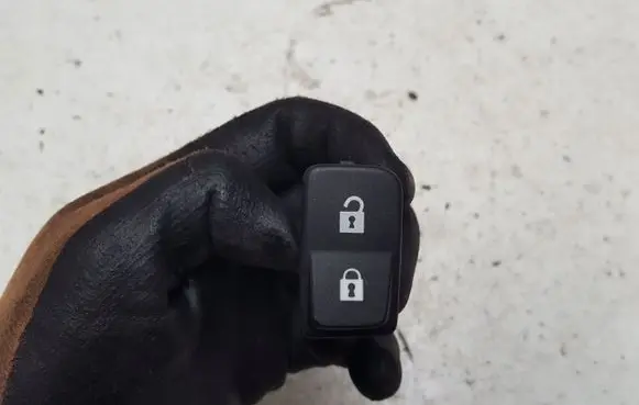 Volvo V50 Central locking switch button 0665832