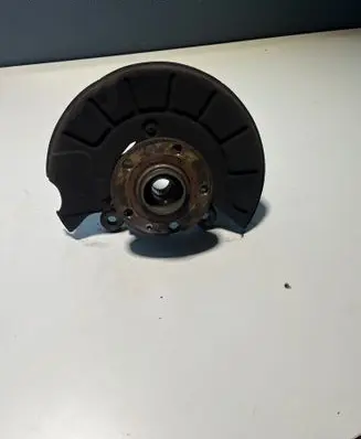 Volkswagen Caddy Front wheel hub