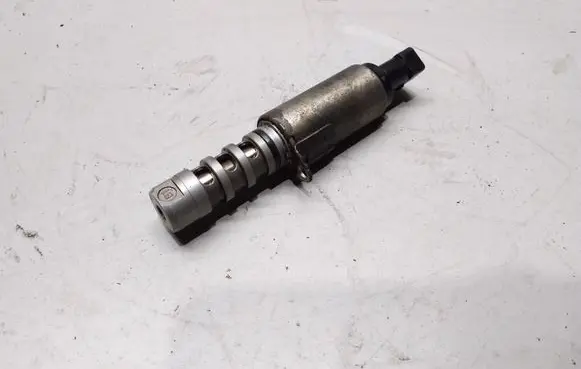 Audi A6 S6 C6 4F Camshaft vanos timing valve 06E109257J
