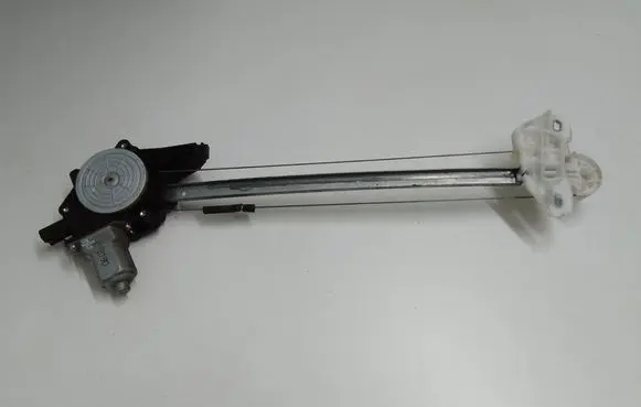Honda CR-V Rear door manual window regulator CM012350