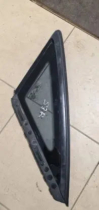 Audi A8 S8 D4 4H Rear side window 4H0845300