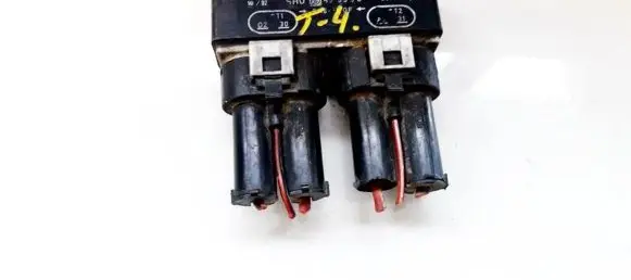 Volkswagen Transporter - Caravelle T4 Coolant fan relay 701919506 899978