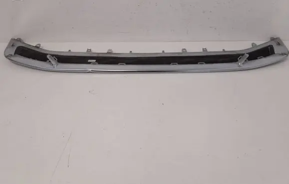 Front bumper lip