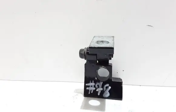 Porsche Cayenne (9PA) Rear door upper hinge 7L0833401B