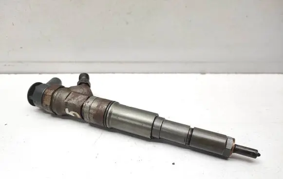 BMW 5 E60 E61 Fuel injector 7794435 0445110209