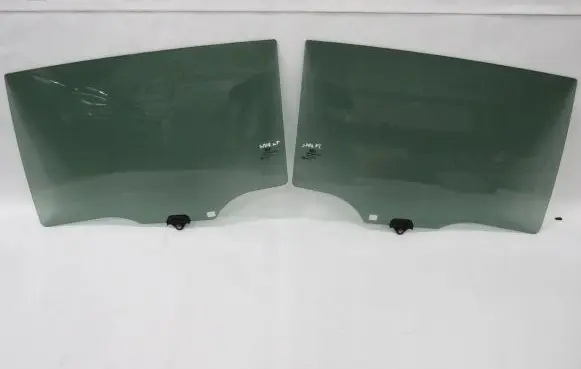 KIA Sportage Rear door window glass