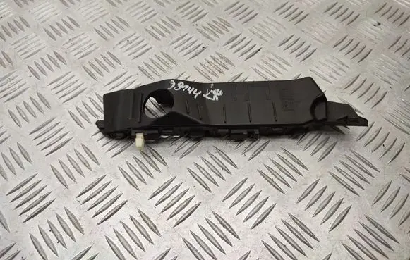 Front bumper mounting bracket