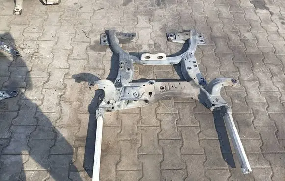 Mercedes-Benz A W176 Front axle beam