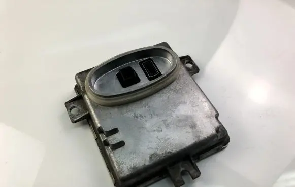 Volvo V50 Xenon control unit/module 6261110499
