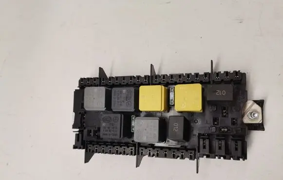 Mercedes-Benz GLE (W166 - C292) Fuse module A1669068201