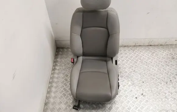 Mercedes-Benz C W203 Front driver seat 