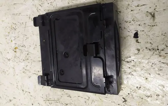 Volvo S40 CD/DVD changer SVO436092619037 P31310234
