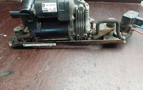 BMW 5 E60 E61 Air suspension compressor/pump 14178311 BBIV0100G3 6777827
