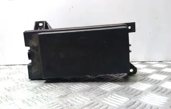 KIA Sorento Fuse module 911613E010