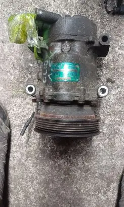Renault Clio II Air conditioning (A/C) compressor (pump) 7700273801