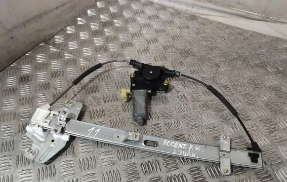 Hyundai Accent Front door electric window regulator 824021E2XX