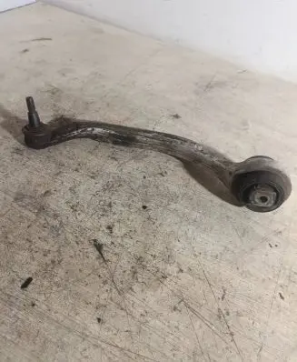 Volkswagen PASSAT B5 Front control arm 4D0407693N