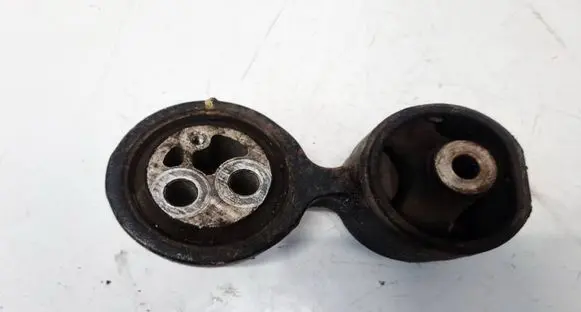 Honda Accord Engine mount bracket 