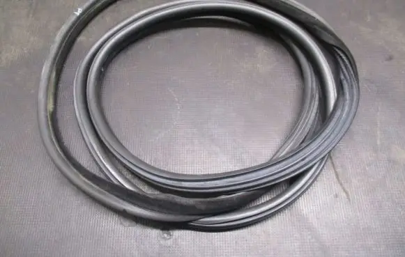 Peugeot 607 Rubber seal rear door 