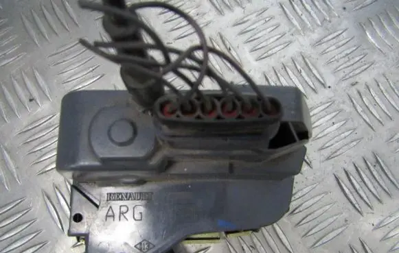 Renault Megane II Rear door lock