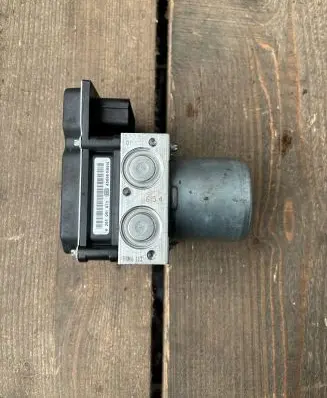 BMW X1 E84 ABS Pump 6860217 6860216