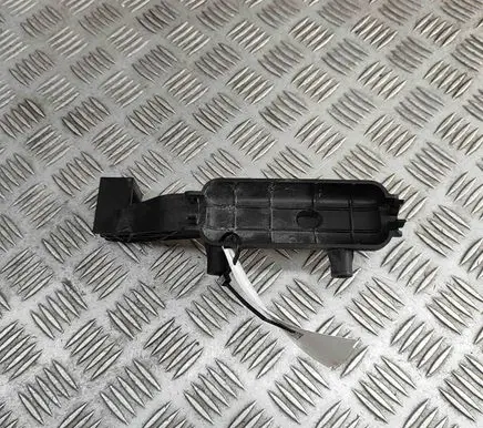 Maserati Levante Radiator support slam panel bracket 670009824 16466215