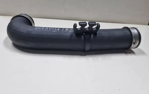 Skoda Octavia Mk2 (1Z) Intercooler hose/pipe 1K0145838N