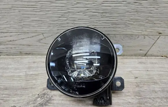 Peugeot 5008 II Front fog light 9826960480