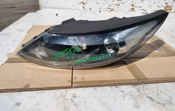 KIA Sportage Headlight/headlamp 921013U270