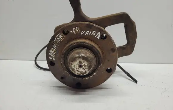Mercedes-Benz Sprinter W901 W902 W903 W904 Front wheel hub
