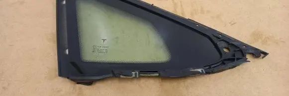 Tesla Model S Rear side window 43R008010 DOT376 A006451