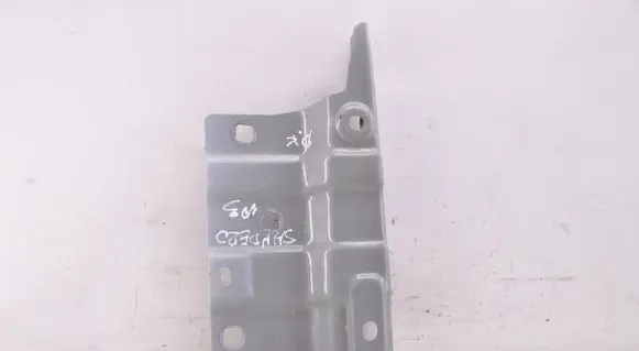 Dacia Sandero III Fender mounting bracket 631437269R