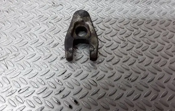 Renault Scenic I Fuel Injector clamp holder
