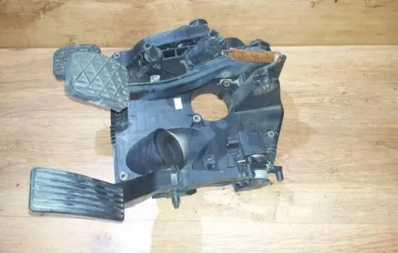 Mercedes-Benz A W168 Clutch pedal sensor a1682902701 1651941