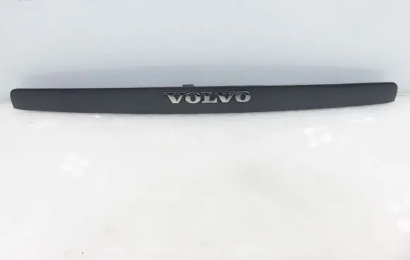 Volvo V50 Trunk door license plate light bar P1200455