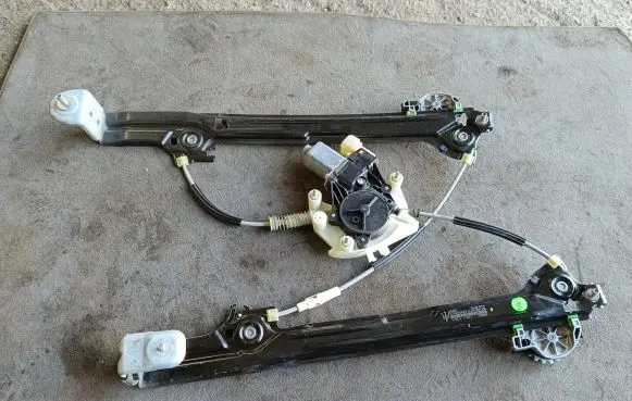 Maserati Levante Rear door window regulator with motor 670032862 1248635 24423