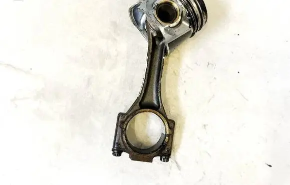 Ford Galaxy Piston with connecting rod