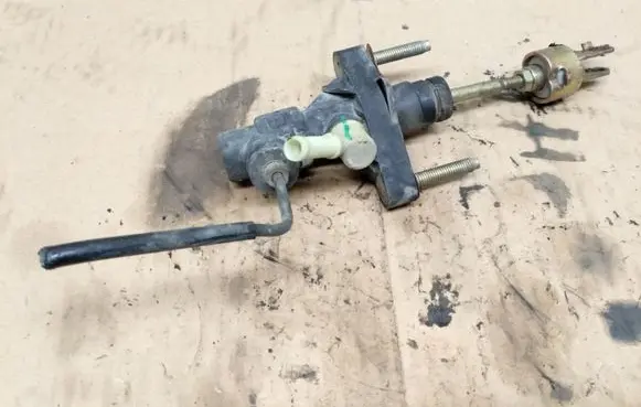 Toyota Corolla E120 E130 Clutch master cylinder
