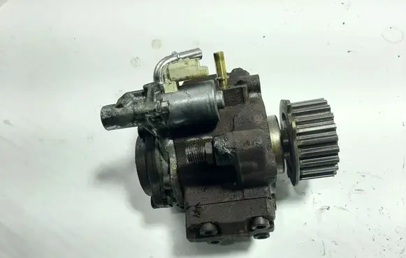 Volvo V40 Fuel injection high pressure pump 9676289780