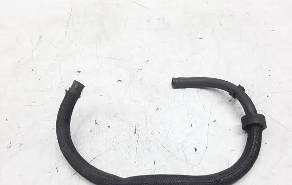 Chrysler 300 - 300C Fuel line pipe