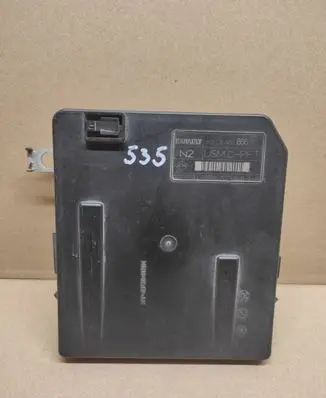 Renault Megane II Fuse module 8200481866