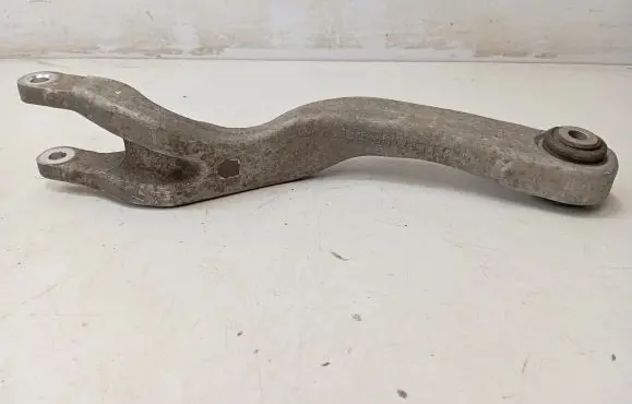Mercedes-Benz C AMG W205 Rear upper control arm/wishbone A2053520501