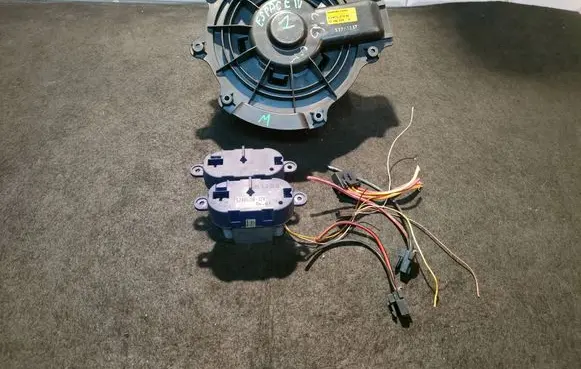 Renault Espace - Grand espace IV Heater fan/blower 52492209 32703337