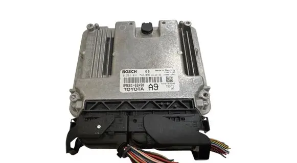 Toyota Corolla E120 E130 Engine control unit/module 8966102A90 0281011733 1039S11041